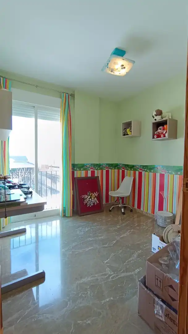 Habitación de Casa adosada de alquiler en La Zubia con Amueblado, Horno y Lavadora
