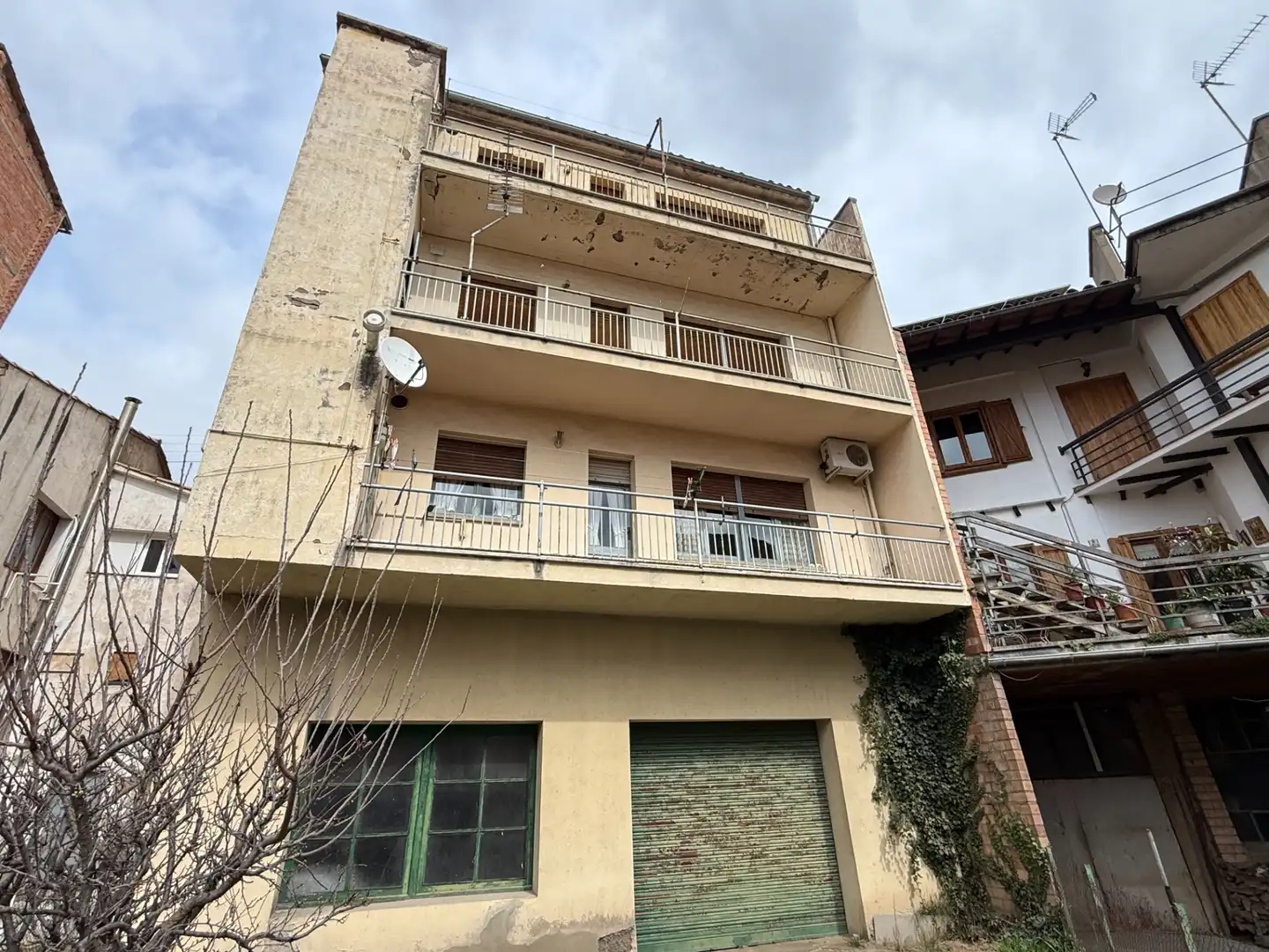 Casa aparellada amb terrassa en venda a Torelló, imagen 12
