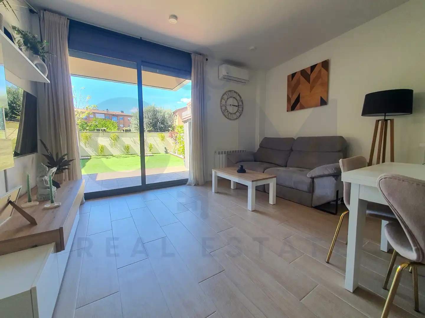 Sala d'estar de Pis en venda en Sant Celoni amb Aire condicionat i Calefacció