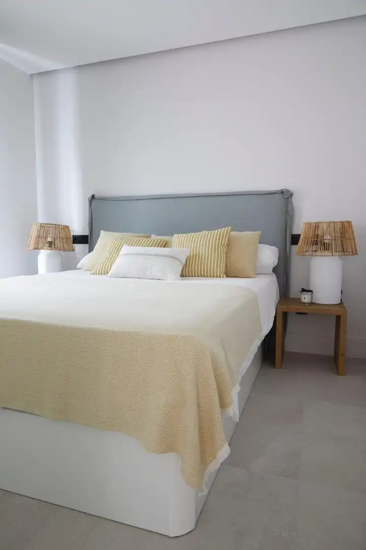 Bedroom of Houses for sale in L'Alfàs del Pi  with Terrace, Swimming Pool and Furnished