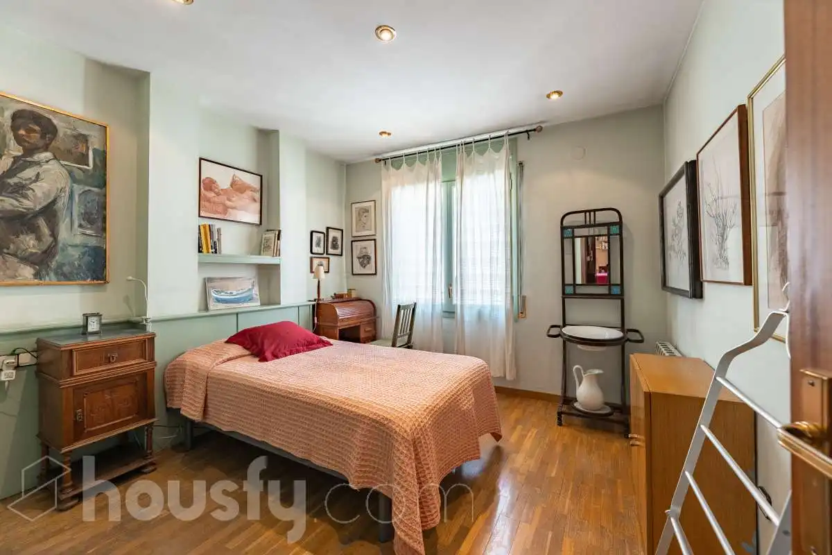 Habitación de Casa o chalet en venta en Sant Cugat del Vallès con Calefacción, Jardín privado y Parquet