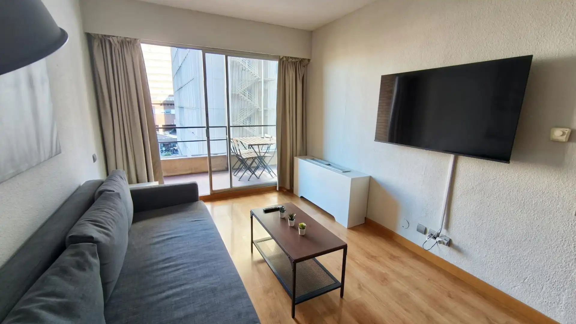 Living room of Flat for rent in Madrid  with Air Conditioner, Heating and Private garden