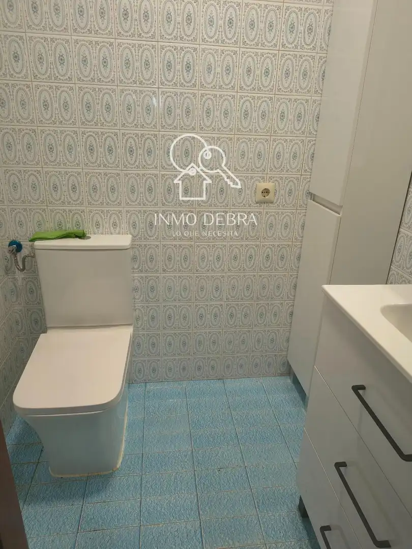 Badezimmer von Wohnung zum Verkauf in Cudillero mit Parkett, Terrasse und Möbliert
