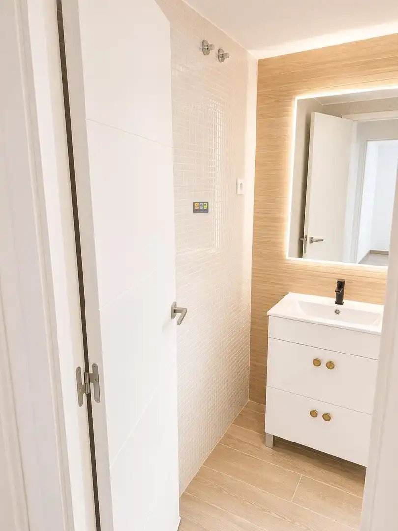 Bathroom of Attic for sale in Benidorm  with Air Conditioner, Terrace and Balcony