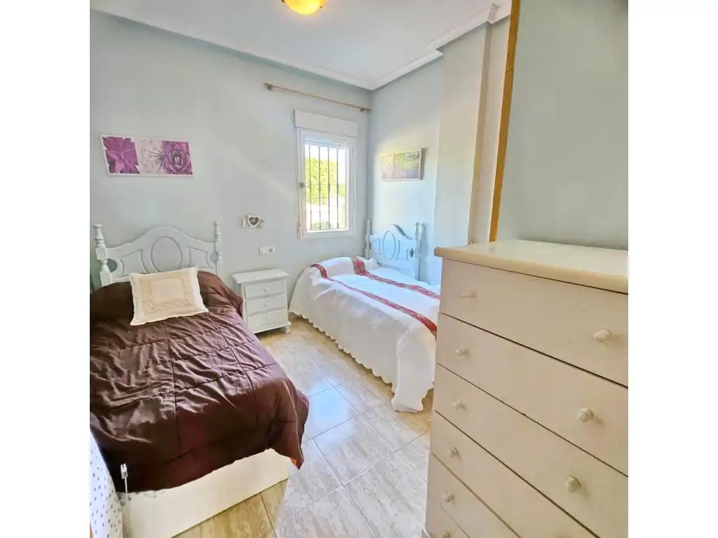 Dormitori de Apartament en venda en Nueva Torrevieja - Aguas Nuevas