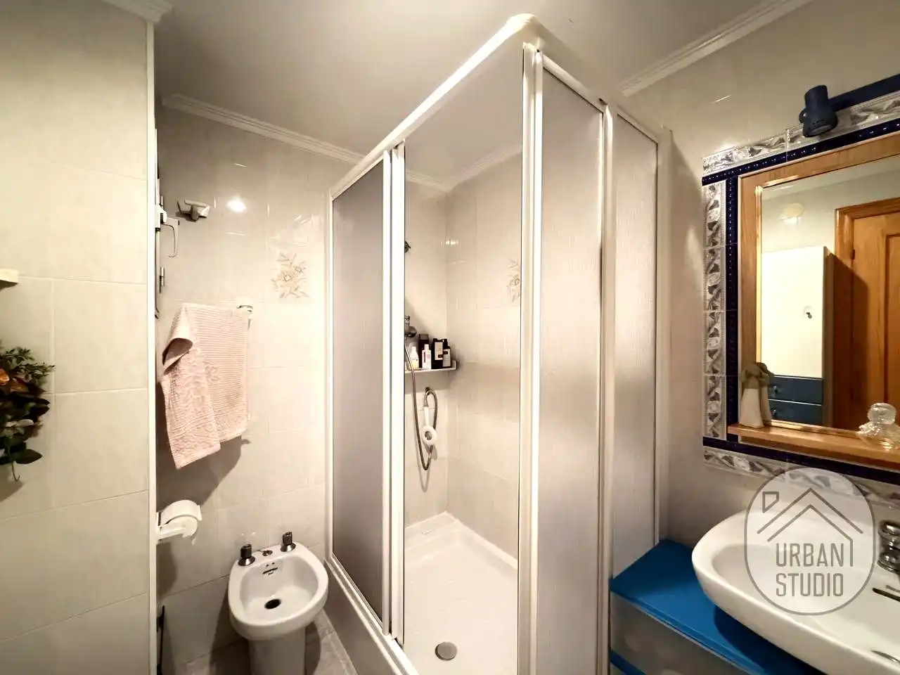 Bathroom of Flat for sale in Alicante / Alacant  with Air Conditioner, Furnished and Balcony