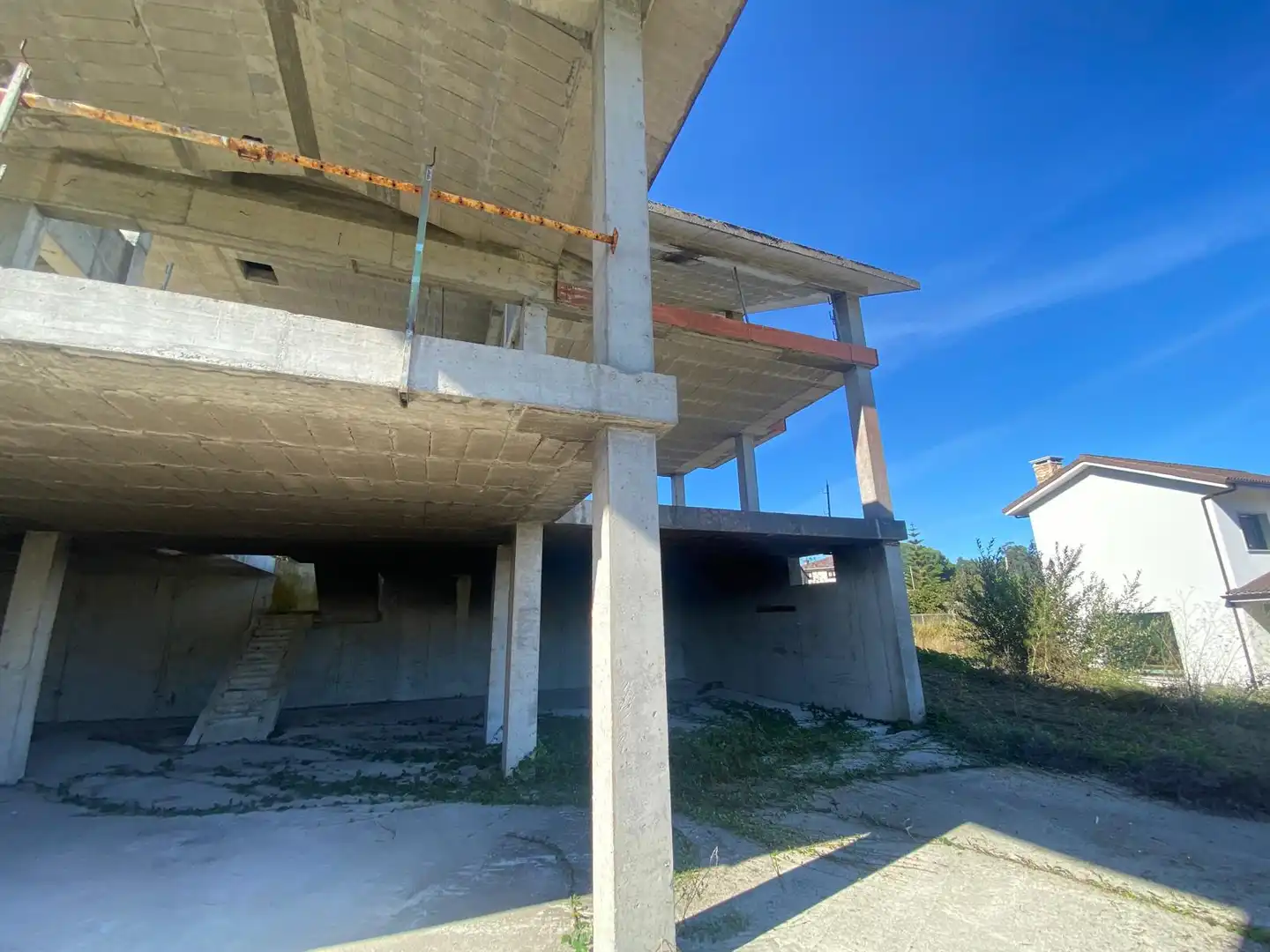 Vista exterior de Casa o xalet en venda en Arteixo amb Jardí privat i Traster