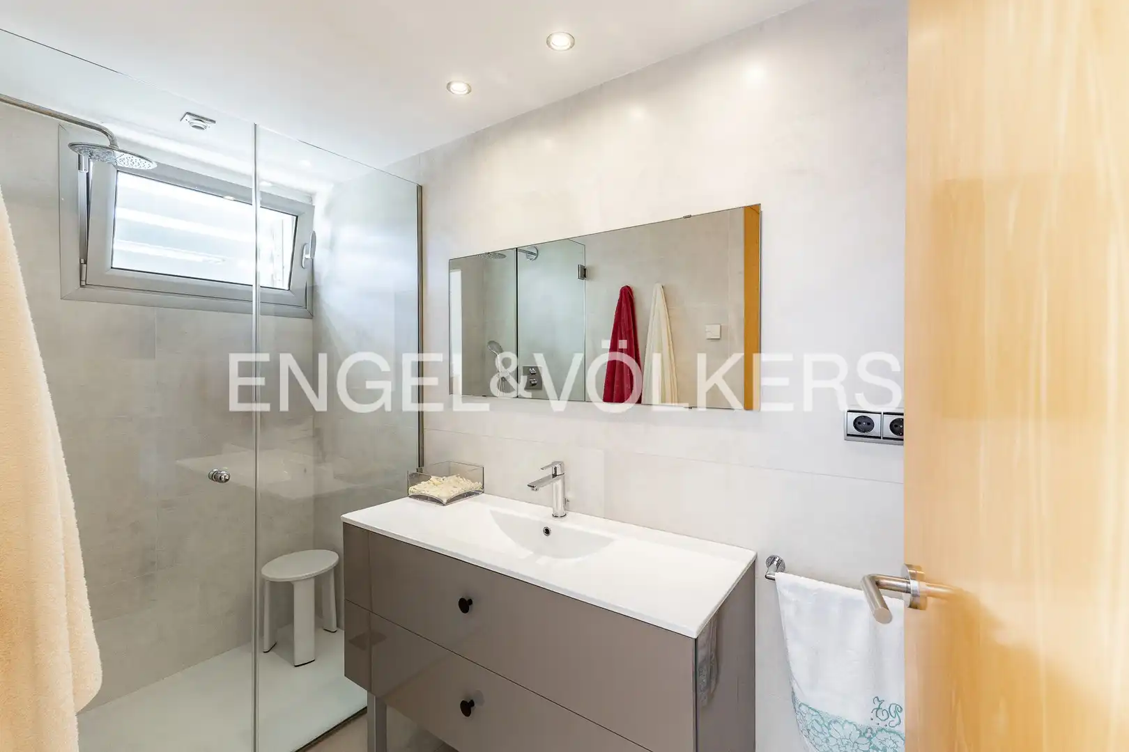 Bathroom of Houses for rent in Cabrera de Mar  with Air Conditioner, Heating and Parquet flooring