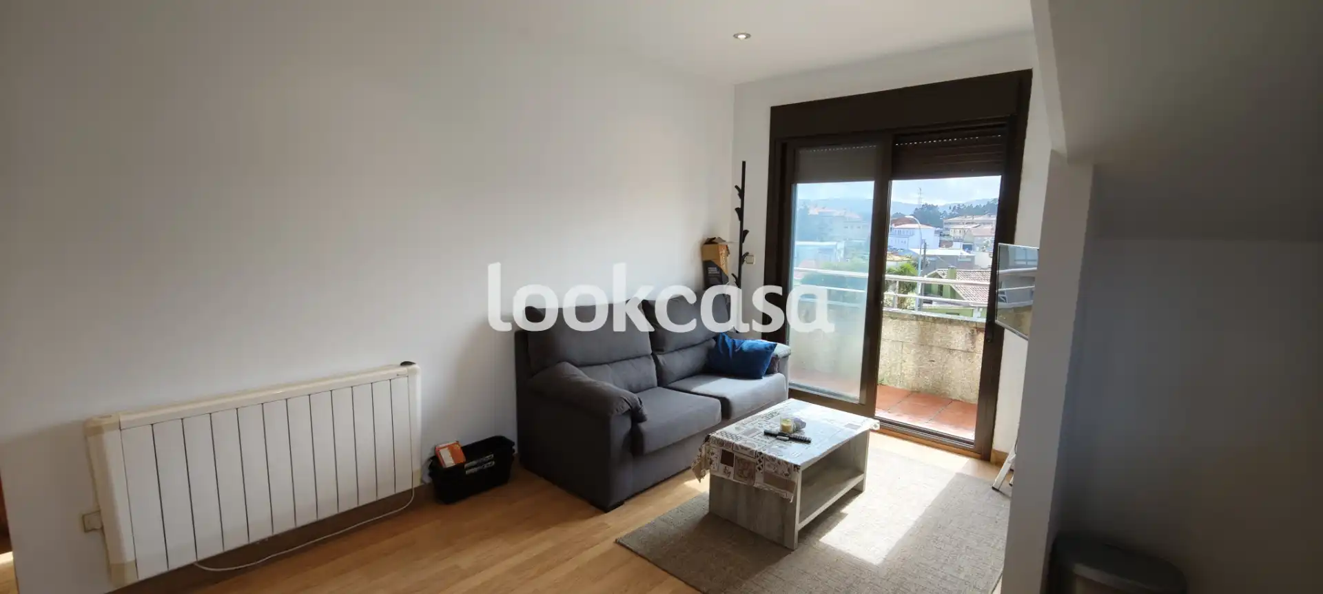 Sala de estar de Ático en venta en Sanxenxo con Calefacción, Jardín privado y Parquet