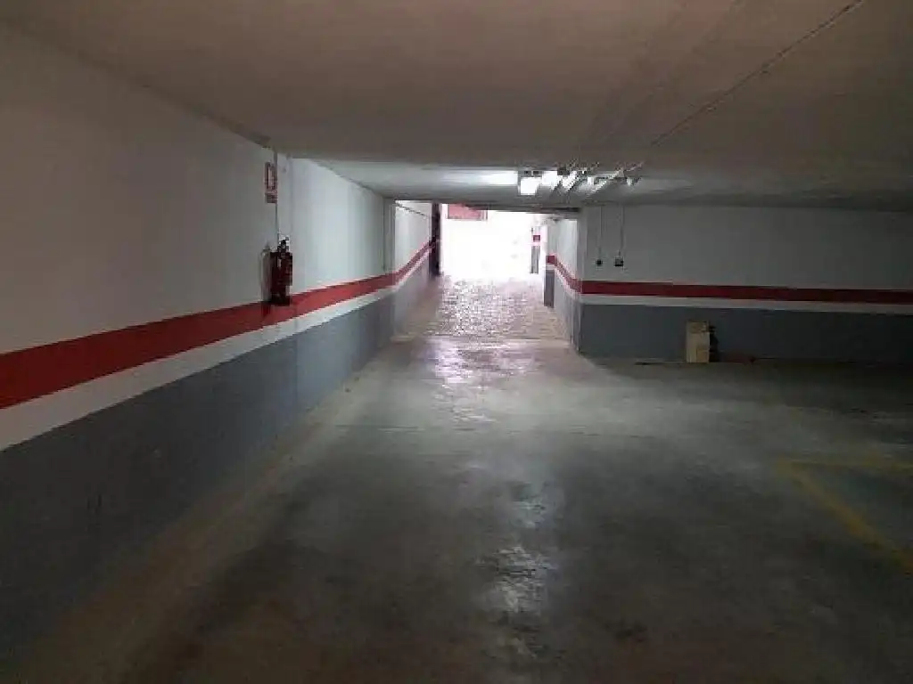 Parkplatz von Garage zum Verkauf in Balazote
