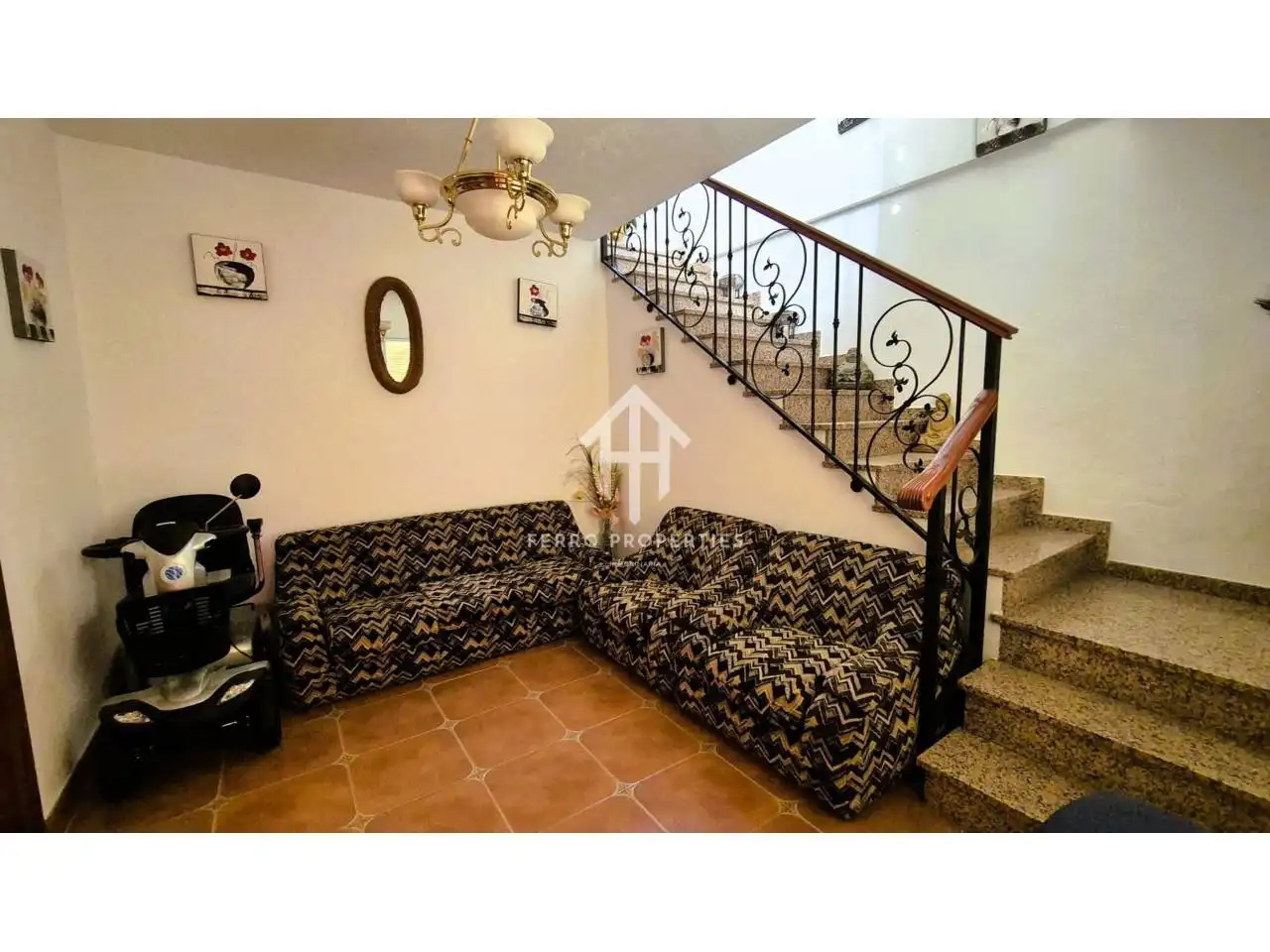 Sala d'estar de Casa o xalet en venda en Algarinejo amb Jardí privat, Terrassa i Moblat