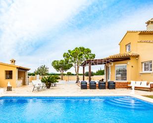 Vista exterior de Finca rústica de lloguer en Dénia amb Aire condicionat, Calefacció i Jardí privat