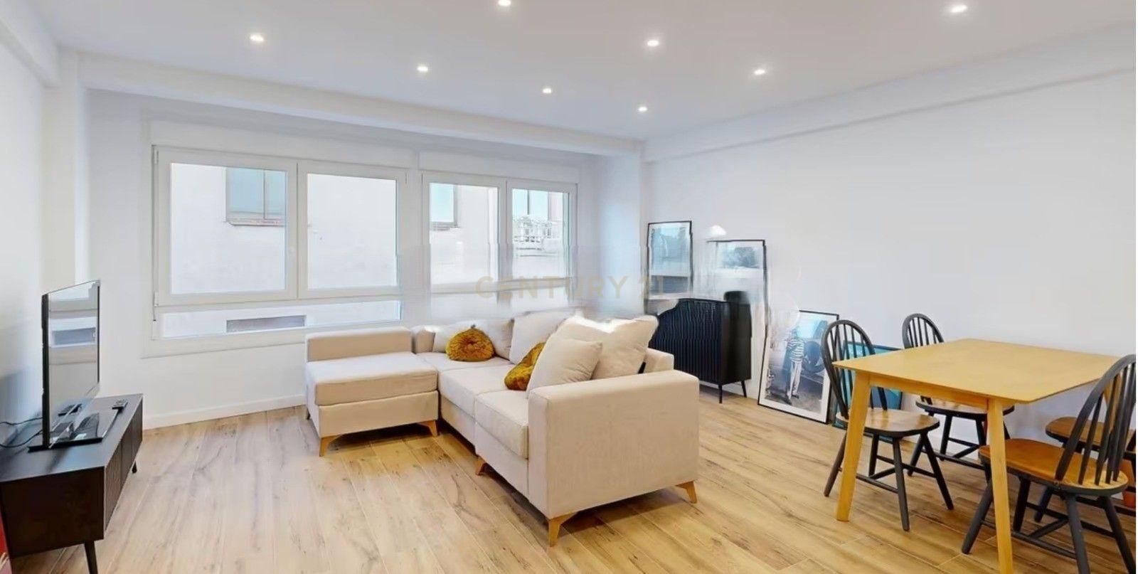 Living room of Flat for sale in Cáceres Capital  with Air Conditioner, Oven and Washing machine