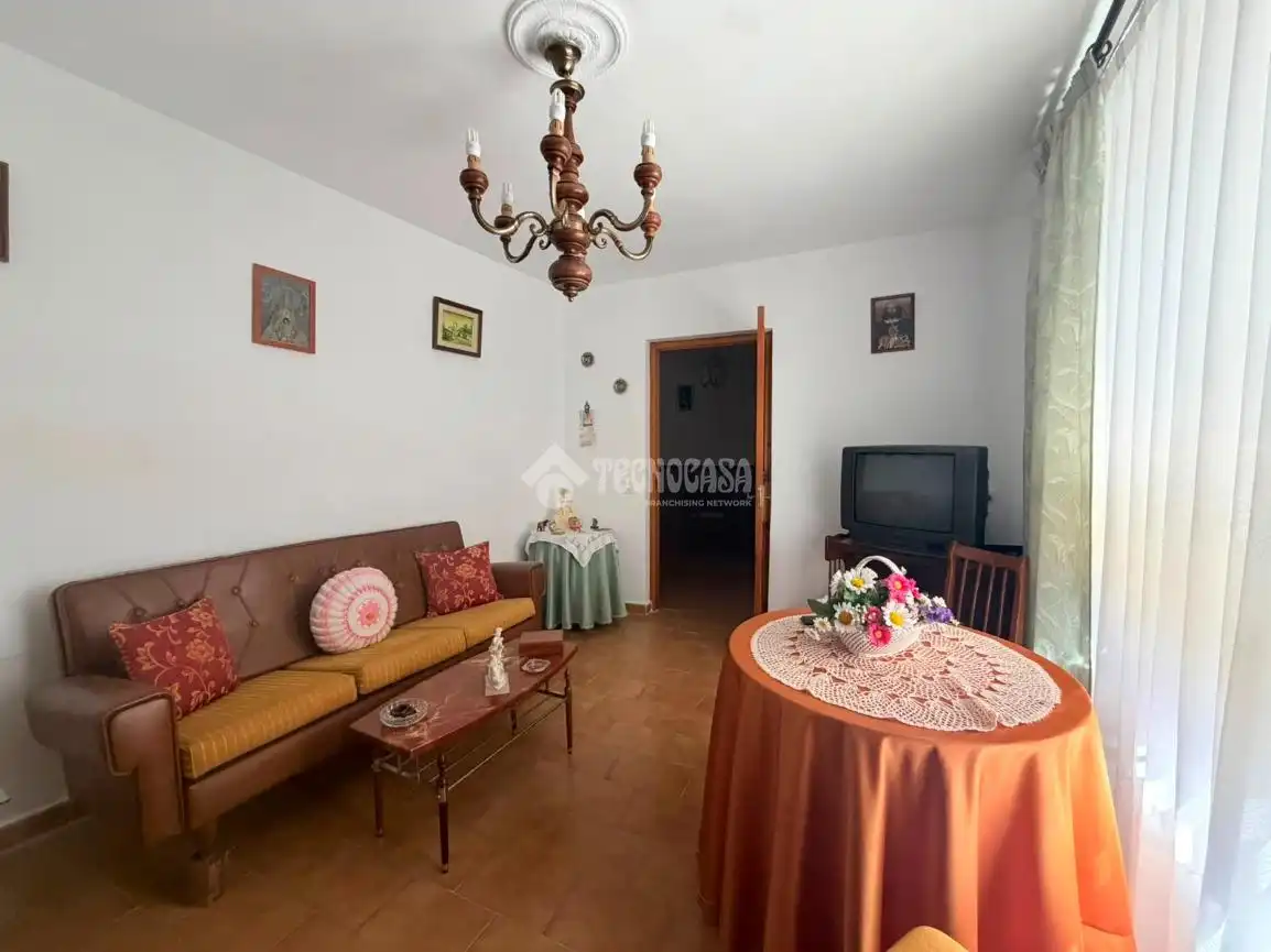 Sala d'estar de Casa adosada en venda en Villarrubia de Santiago