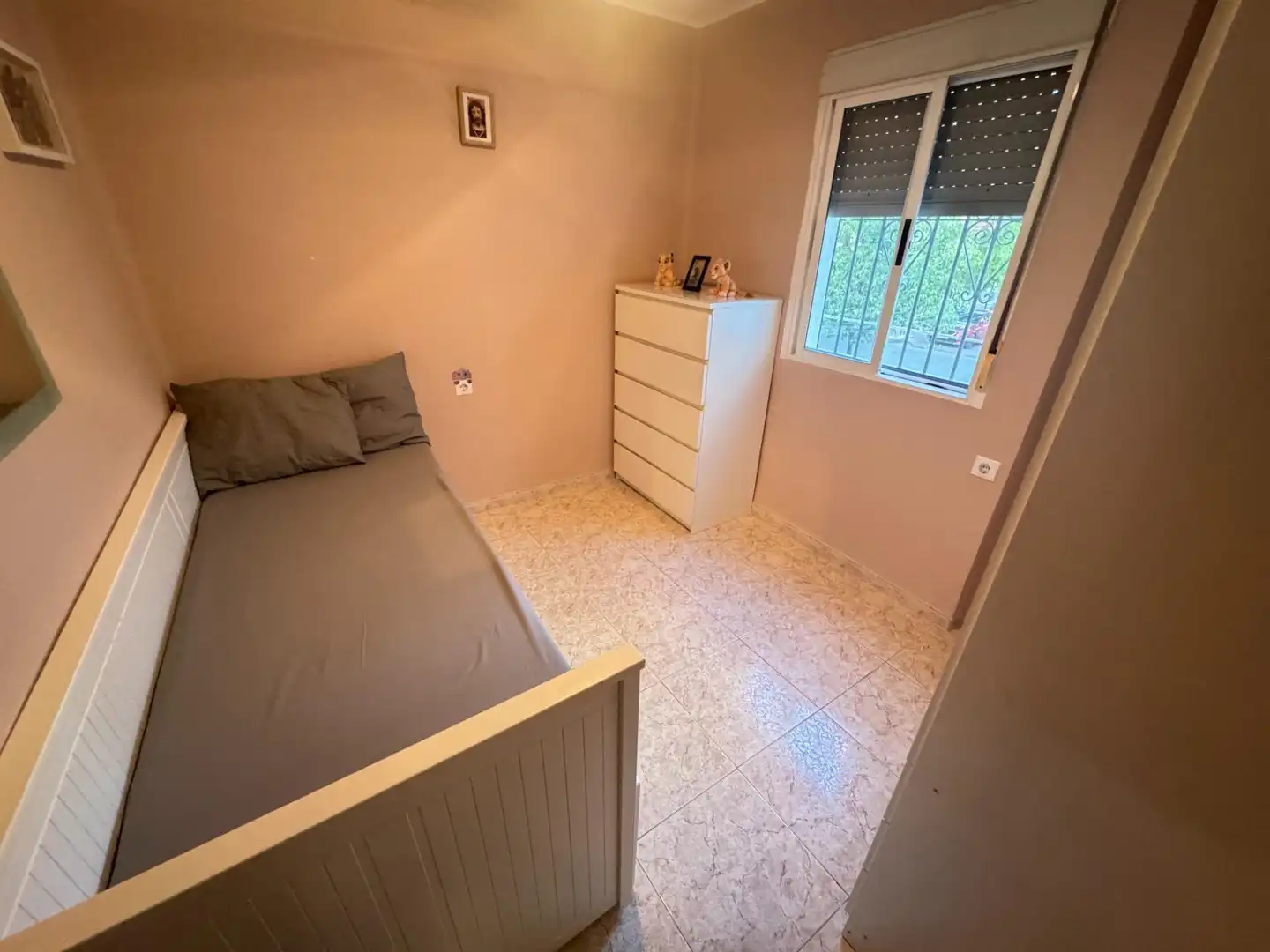 Habitación de Piso en venta en Sevilla con Aire acondicionado y Calefacción