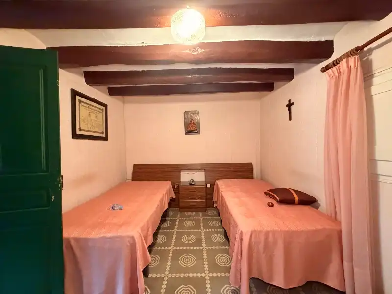 Dormitori de Casa o xalet en venda en Saus, Camallera i Llampaies amb Terrassa i Balcó