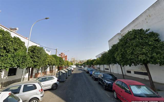 Piso en Venta en Lora Del Rio en Tiro de Línea