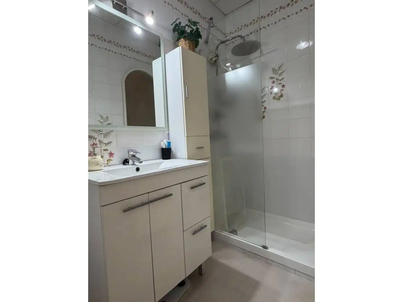 Badezimmer von Wohnung zum Verkauf in Terrassa mit Klimaanlage und Heizung