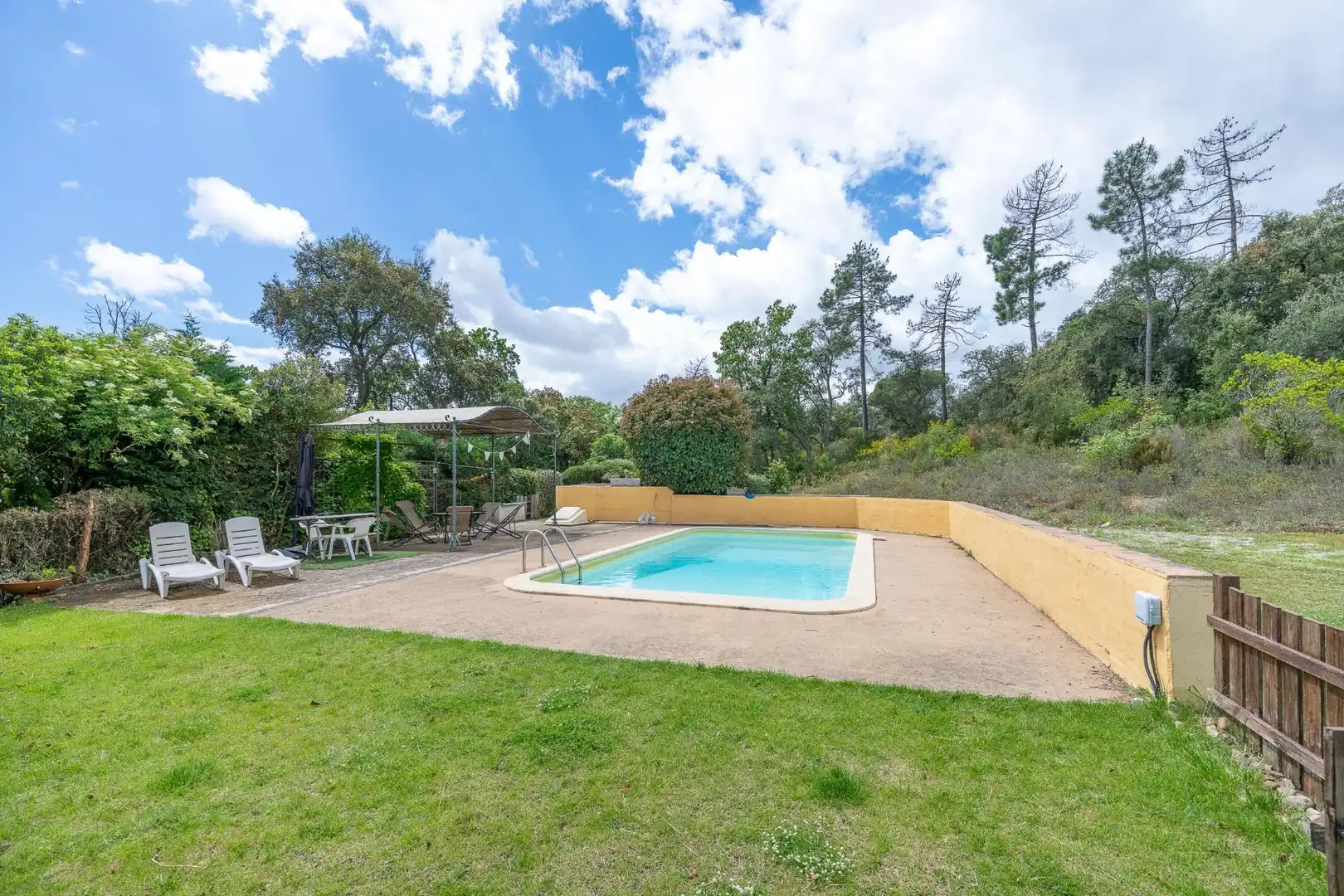 Piscina de Finca rústica en venta en Bescanó con Calefacción, Jardín privado y Trastero
