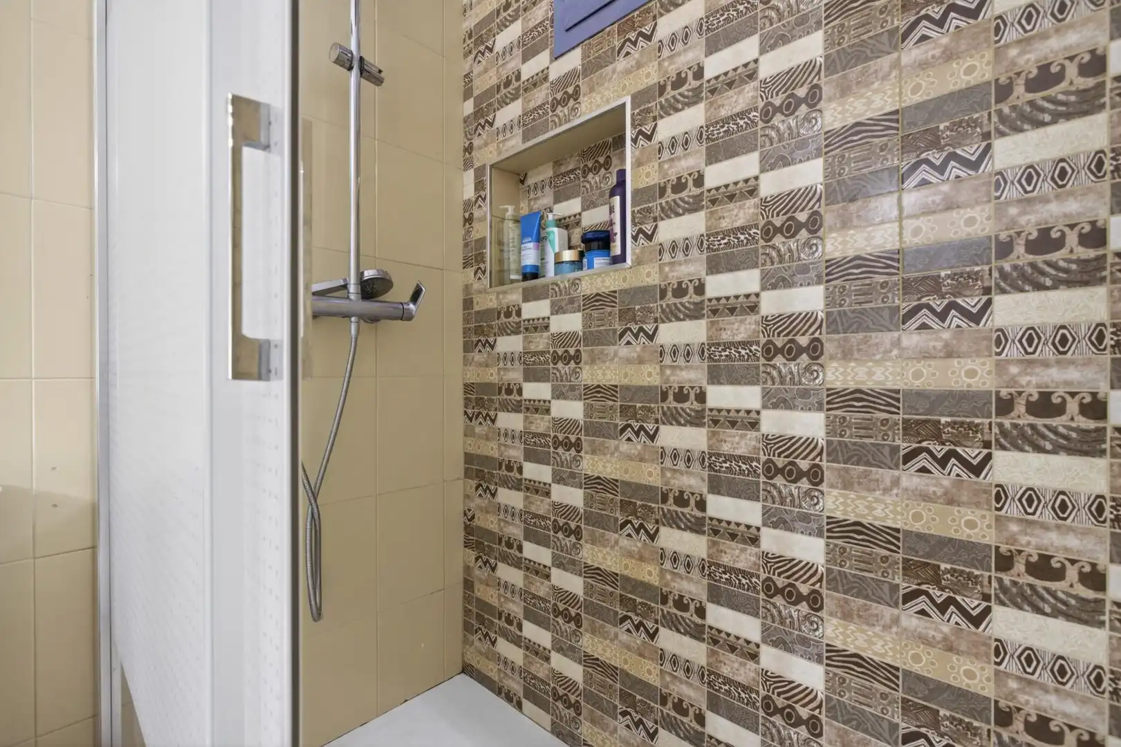 Baño de Piso en venta en Sevilla con Aire acondicionado, Terraza y Piscina comunitaria