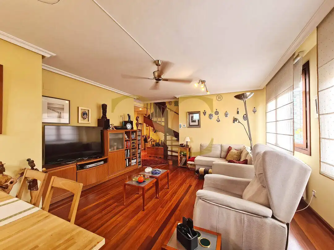 Sala de estar de Dúplex en venta en Gijón  con Aire acondicionado, Calefacción y Trastero
