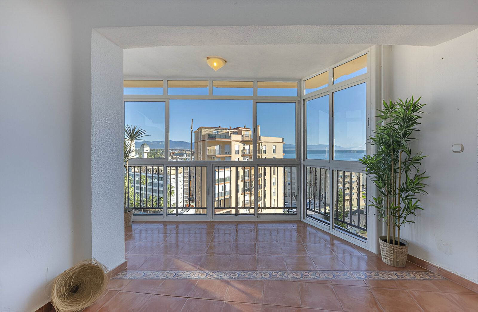 Dormitori de Apartament en venda en Torremolinos amb Aire condicionat, Terrassa i Piscina