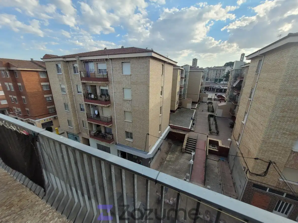 Terraza de Piso de alquiler en Cuéllar con Calefacción, Parquet y Terraza
