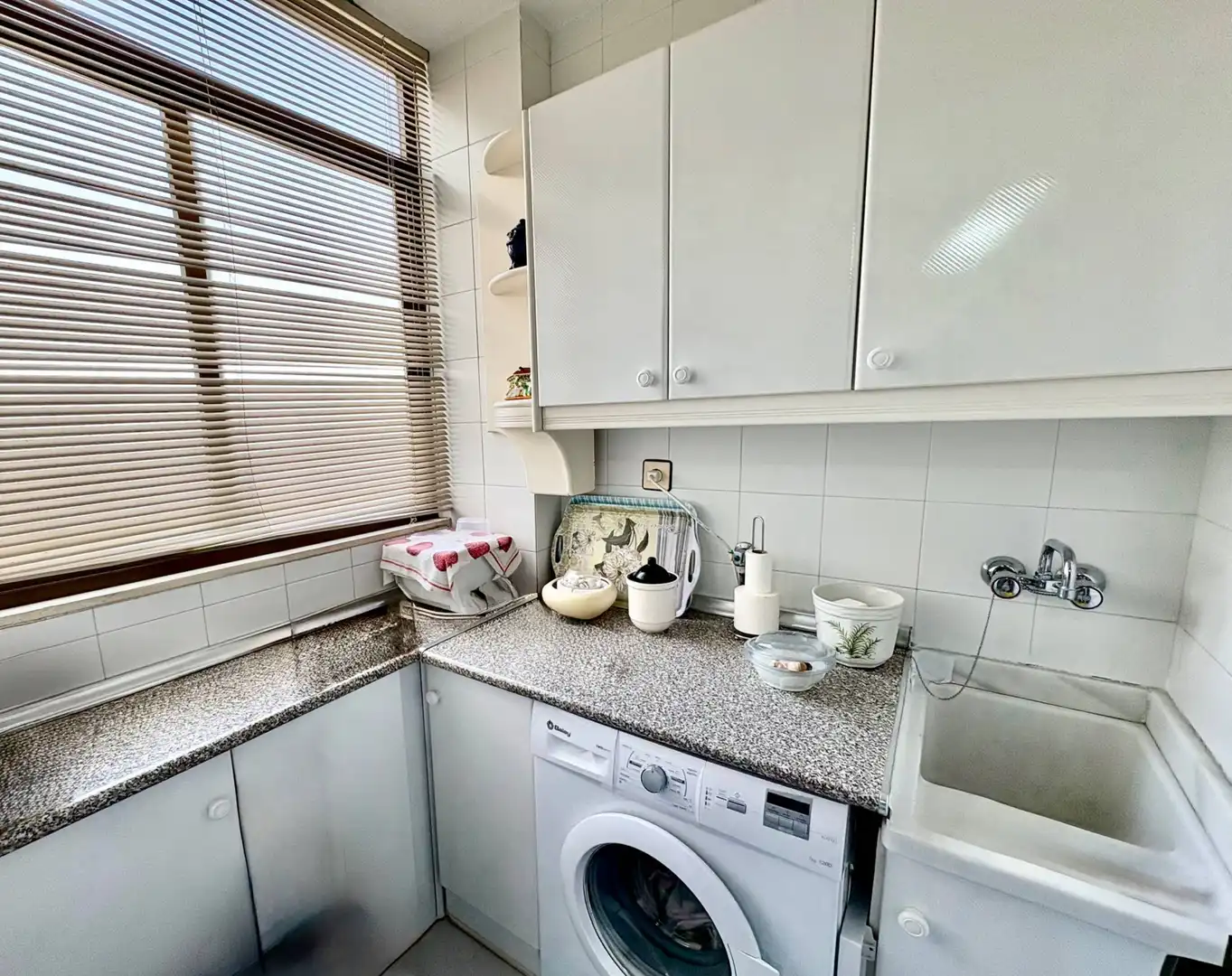 Cuina de Apartament en venda en Salobreña amb Jardí privat, Terrassa i Moblat