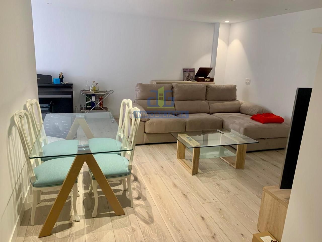 Living room of Flat for sale in León Capital   with Heating, Parquet flooring and Furnished