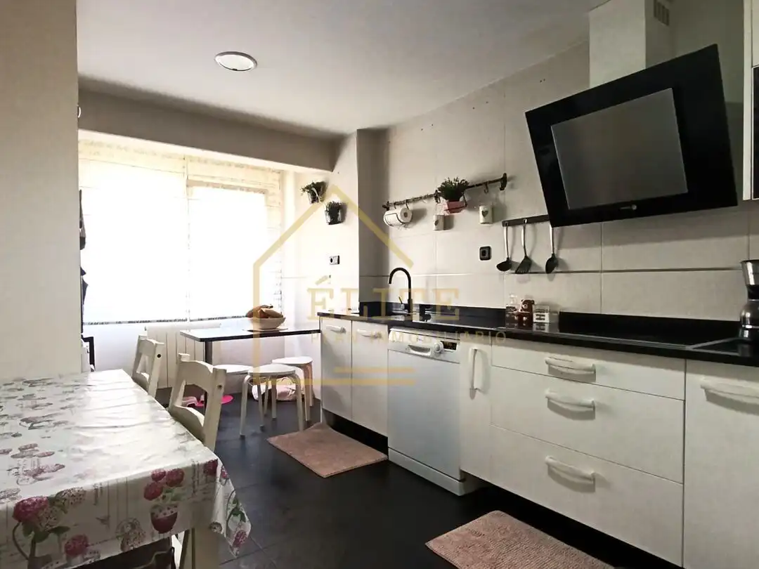 Cocina de Piso en venta en Santurtzi  con Calefacción, Amueblado y Balcón