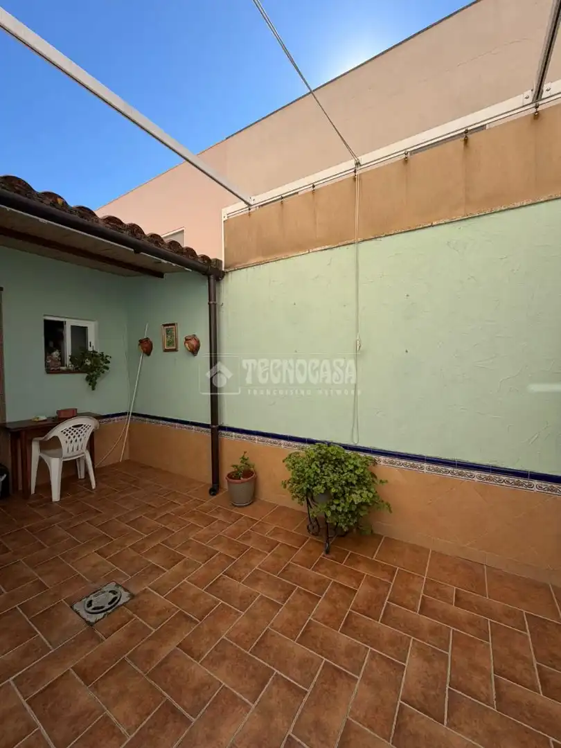 Terrassa de Casa adosada en venda en Utrera amb Aire condicionat i Calefacció