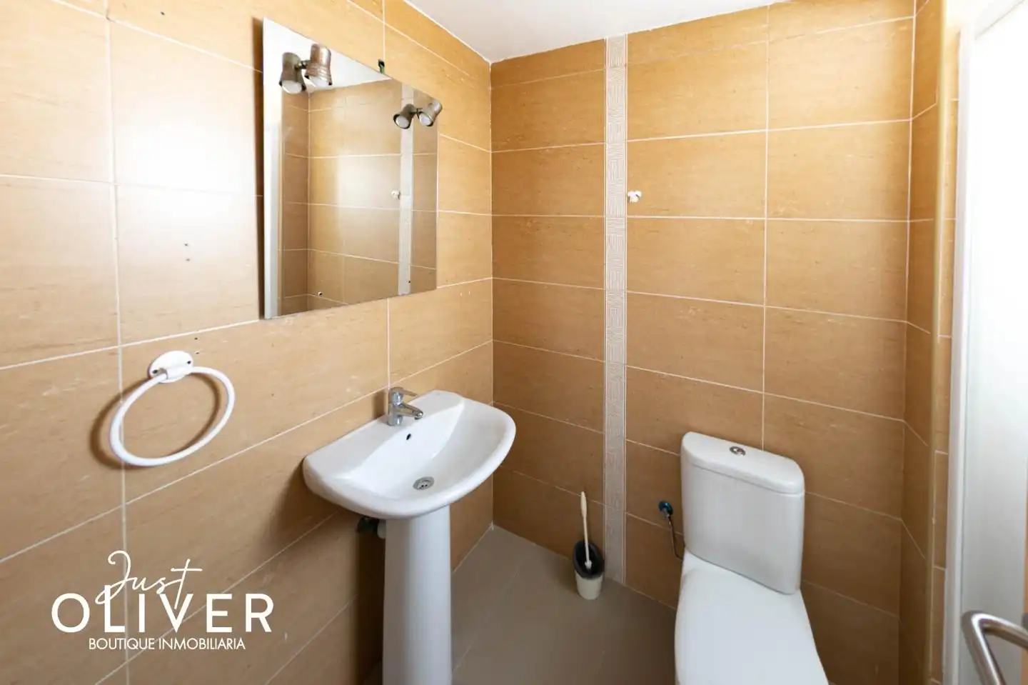 Badezimmer von Dachboden zum Verkauf in Cambrils mit Heizung, Terrasse und Balkon
