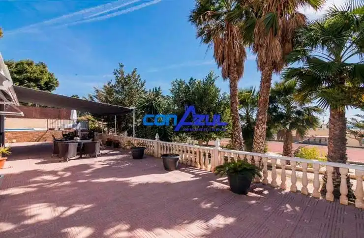 Terrassa de Casa o xalet en venda en Elche / Elx amb Jardí privat, Terrassa i Piscina