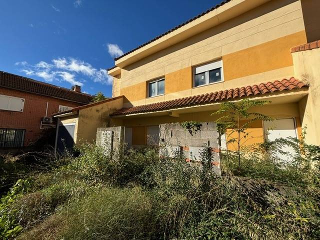 Casa adosada en Venta en Calle de las Rosas en La Cabrera