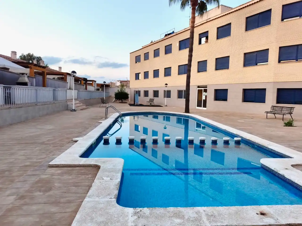 Piscina de Casa adosada de lloguer en Sant Jaume d'Enveja amb Aire condicionat, Terrassa i Moblat