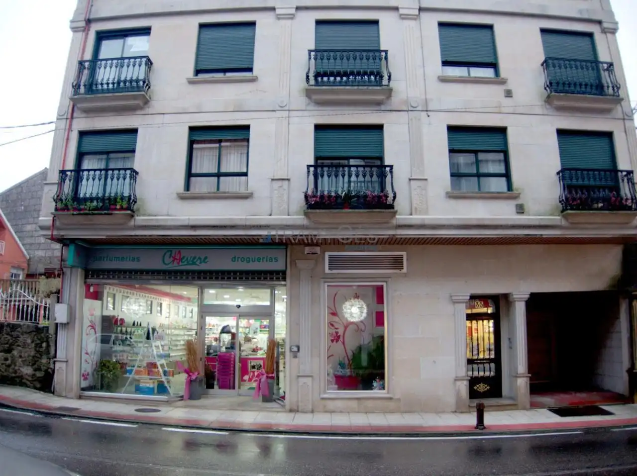 Business premises for sale in GONDOMAR
