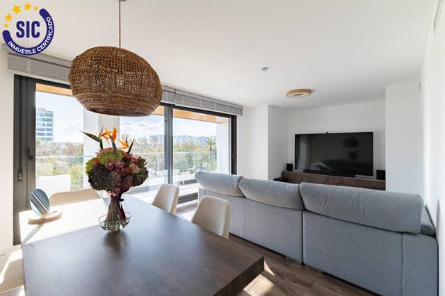 Piso en Venta en Avenida Fernando Abril Martorell en Malilla