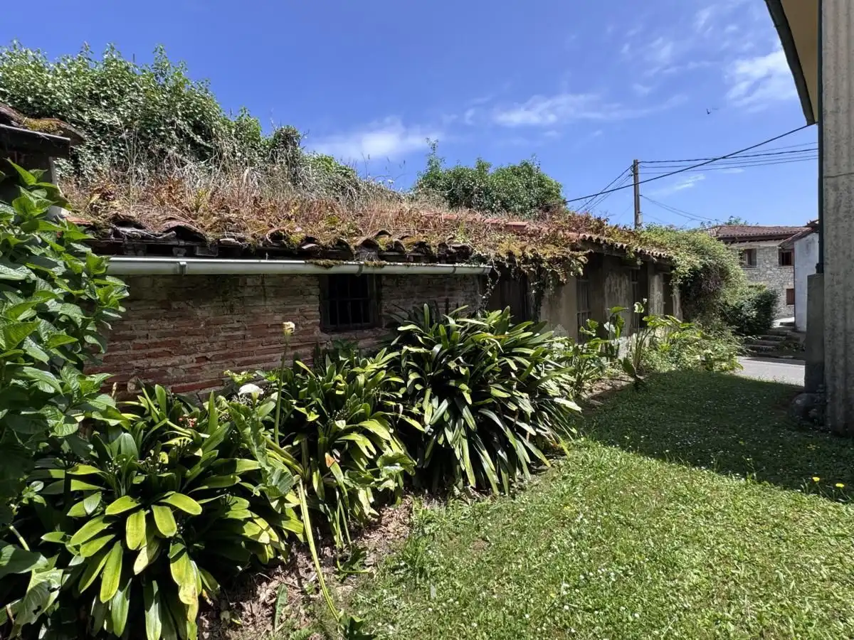 Vista exterior de Casa adosada en venta en Llanes con Calefacción, Jardín privado y Terraza