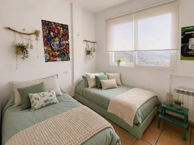 Dormitori de Casa adosada en venda en Los Barrios amb Aire condicionat, Jardí privat i Terrassa
