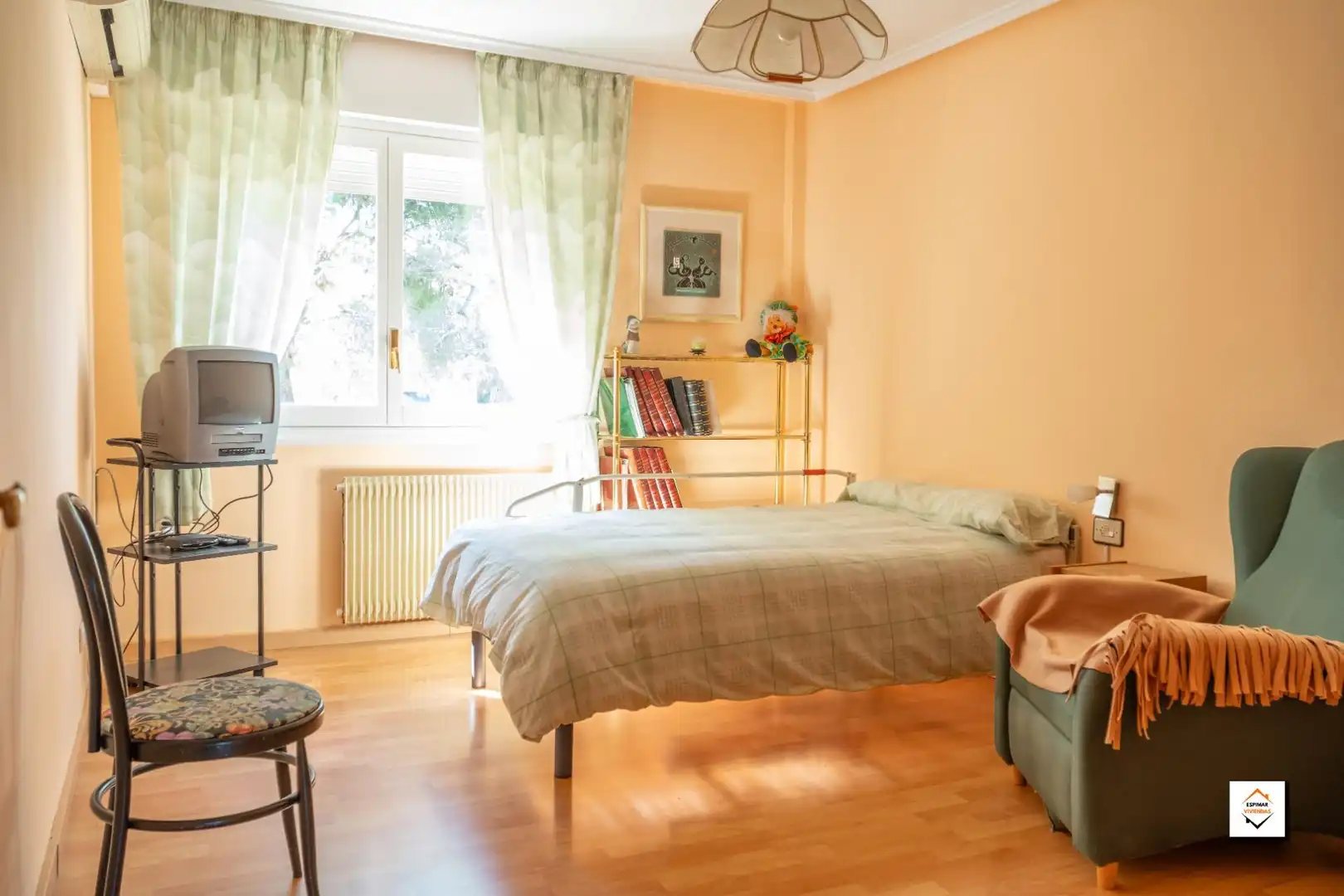 Bedroom of Houses for sale in Zaragoza  with Air Conditioner, Heating and Private garden
