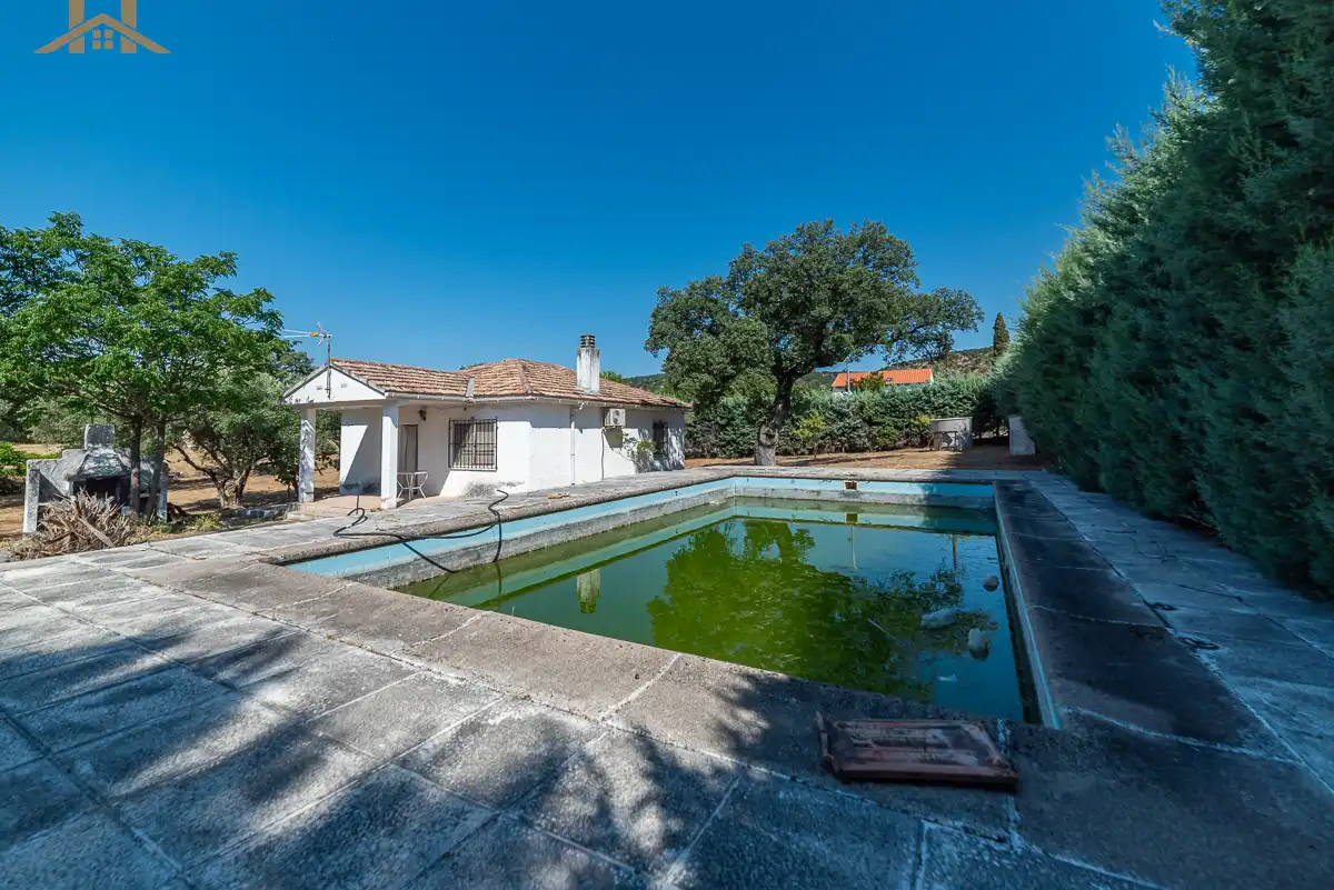 Piscina de Casa o xalet en venda en Aldea del Fresno amb Aire condicionat, Jardí privat i Terrassa