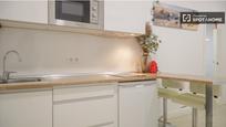 Kitchen of Flat to rent in  Madrid Capital  with Air Conditioner, Heating and Furnished