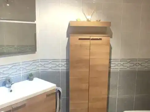 Badezimmer von Wohnung zur Miete in  Valencia Capital mit Klimaanlage
