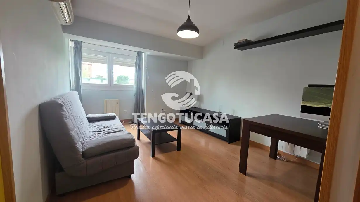 Sala de estar de Piso de alquiler en  Madrid Capital con Aire acondicionado, Calefacción y Amueblado
