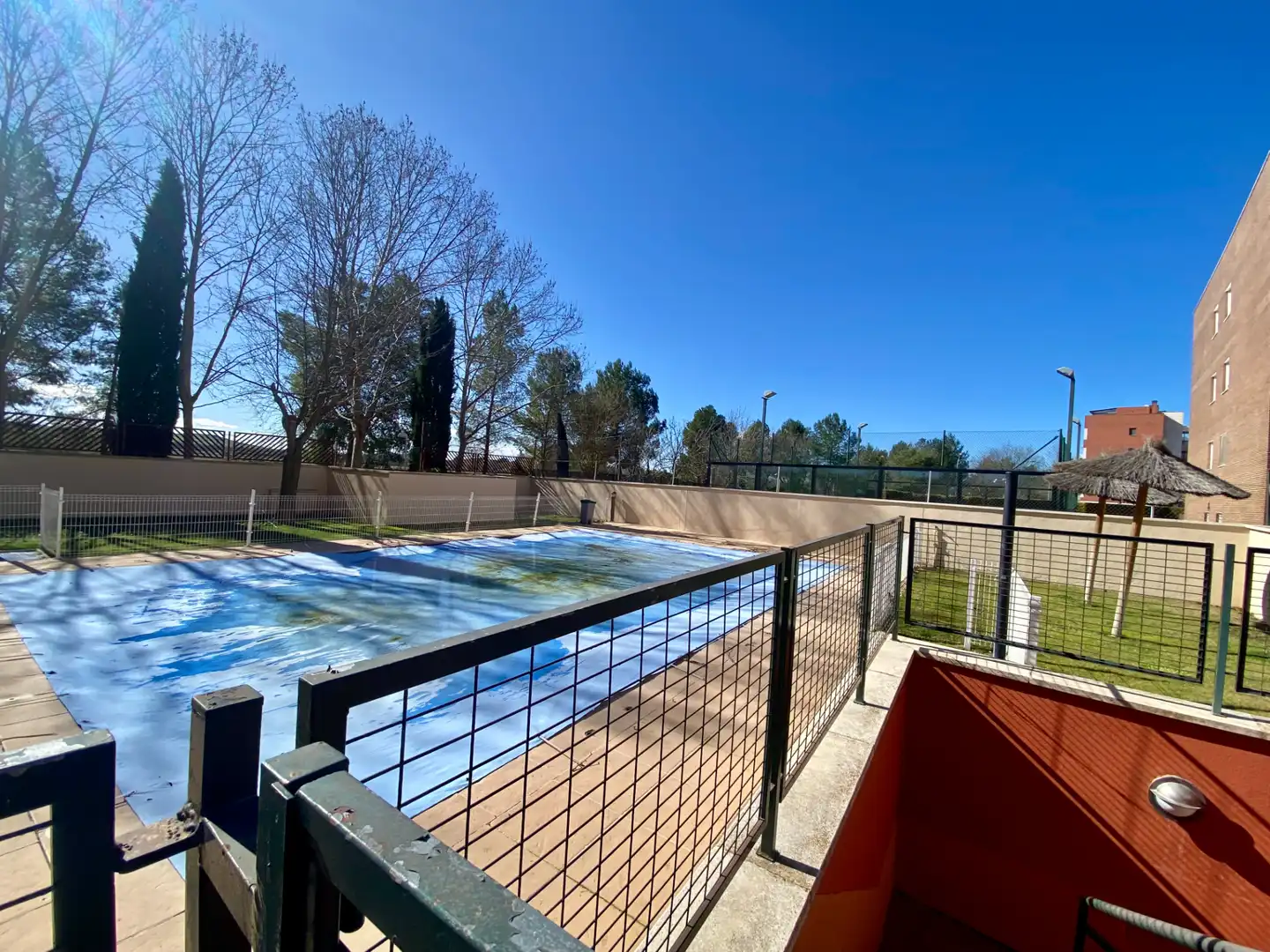 Piscina de Pis en venda en Ciudad Real amb Aire condicionat, Calefacció i Parquet