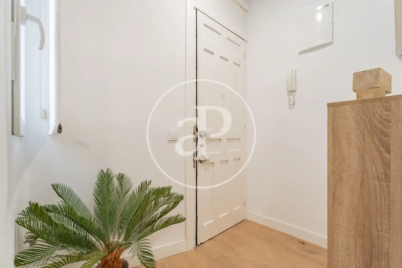 Flat for sale in Madrid  with Air Conditioner, Heating and Furnished