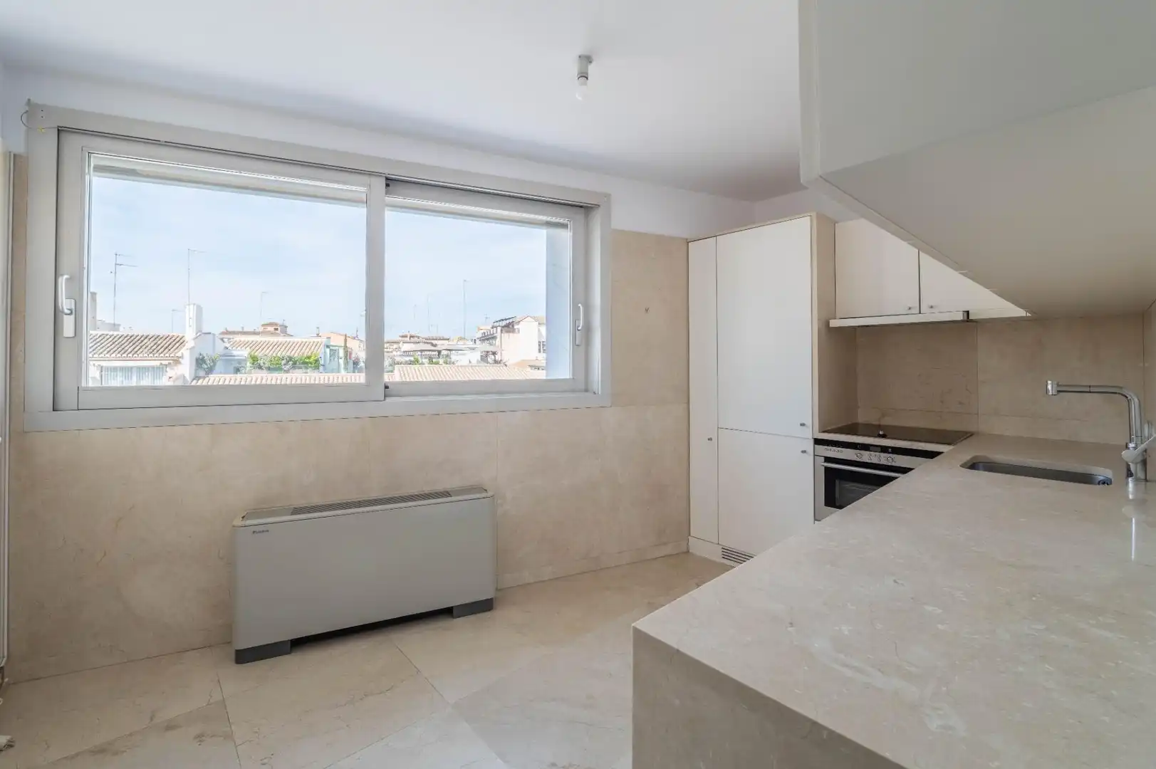 Cocina de Piso en venta en Granada con Calefacción, Parquet y Alarma