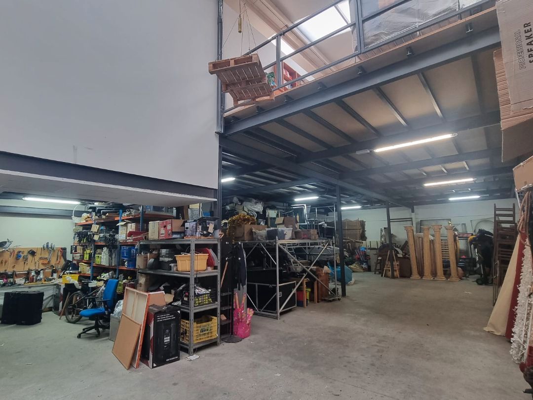 Geschaftsraum zum Verkauf in Carbajosa de la Sagrada mit Klimaanlage, Heizung und Parkett