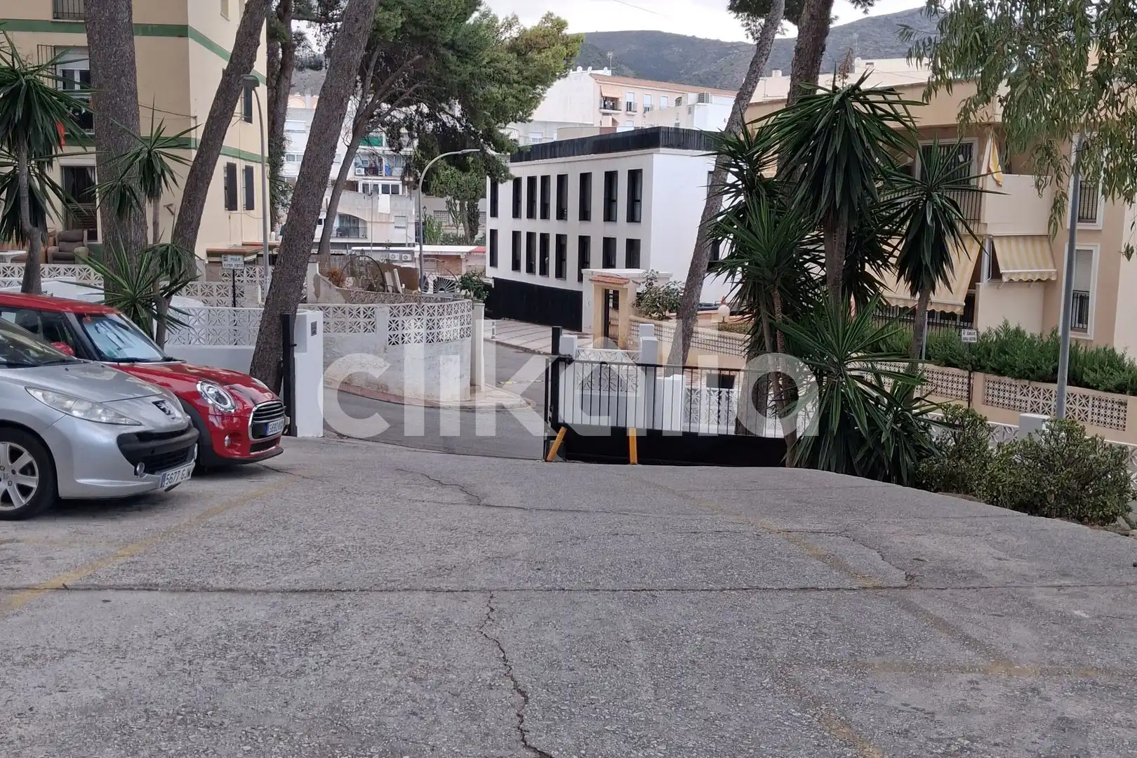 Parkplatz von Wohnung zum Verkauf in Torremolinos mit Klimaanlage, Privatgarten und Terrasse