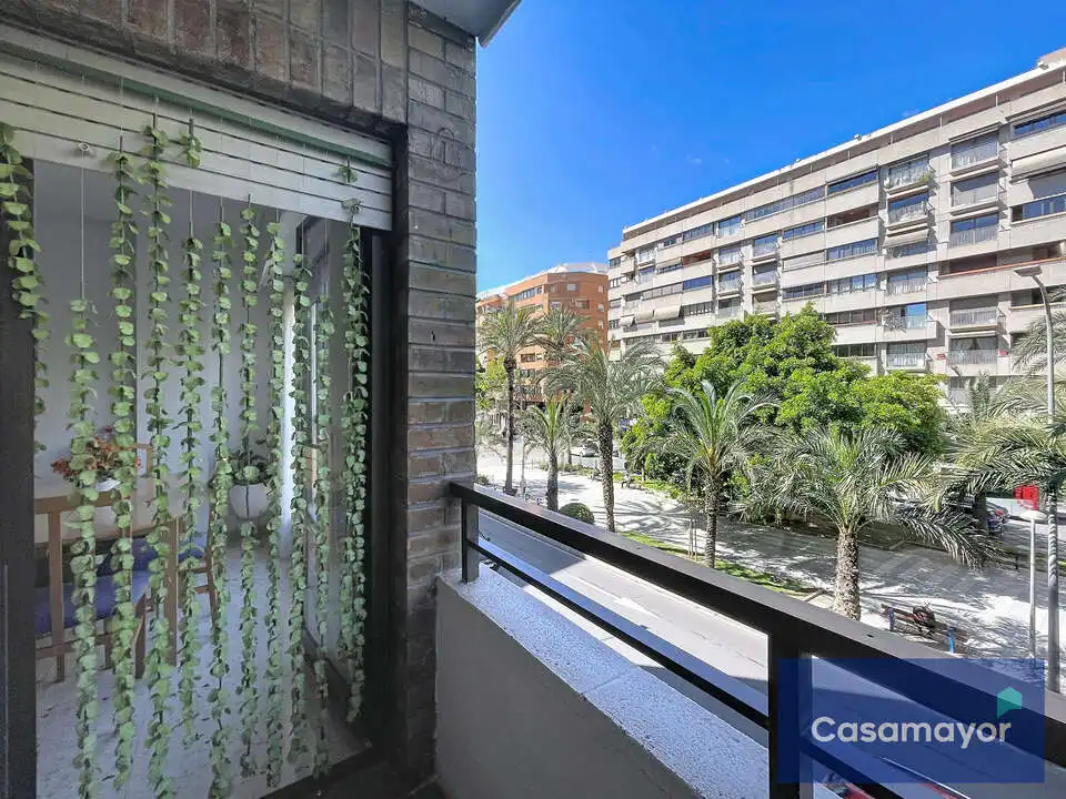 Vista exterior de Pis en venda en Alicante / Alacant amb Traster i Balcó